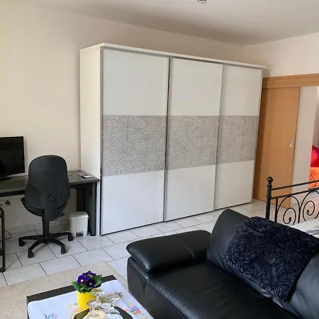 1 Apartment *