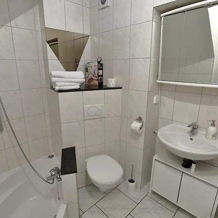 1 Apartment